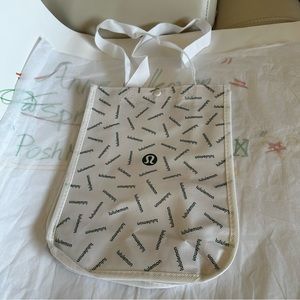 🆓 🆕 LULULEMON Reusable Small  Shopping Tote Bag - NWOT